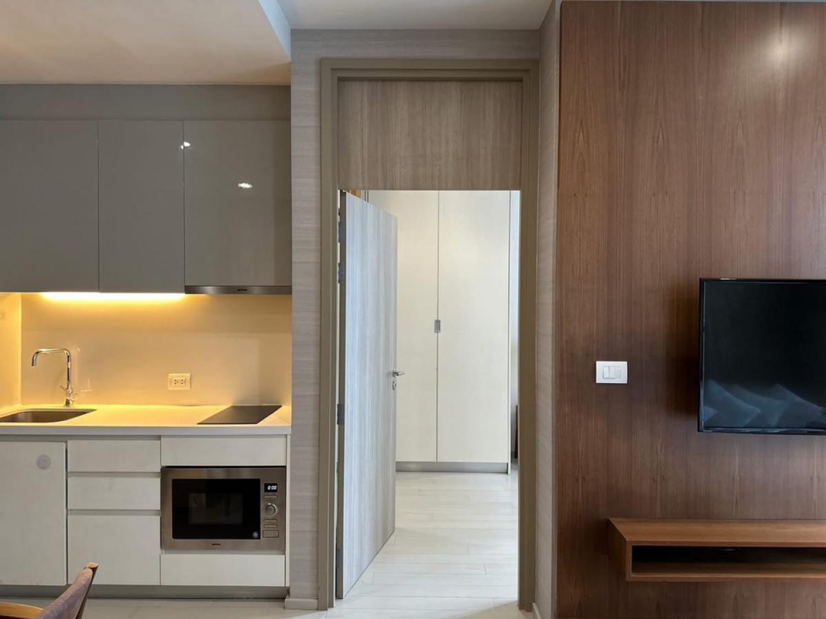 ขายคอนโดวิทยุ ชิดลม หลังสวน : ขาย Noble Ploenchit ขนาด 58 Sq.m 1 bed เพียง 15 MB เท่านั้น !! ติดต่อ 086-795-9997 จิมมี่