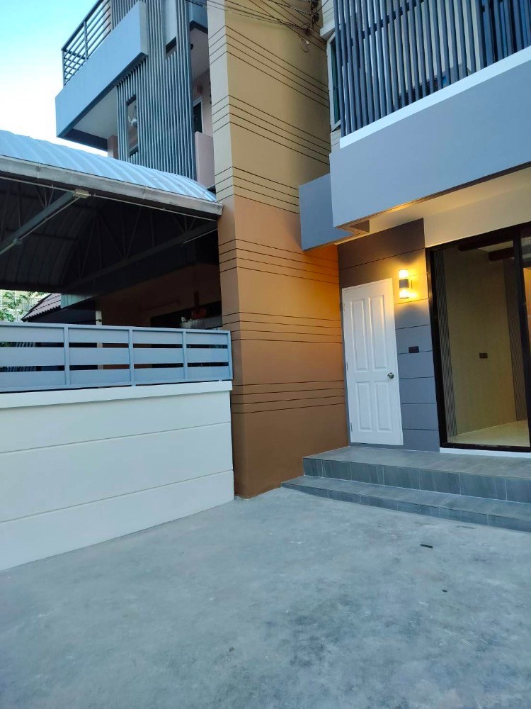 For SaleTownhomePattanakan, Srinakarin : S-THTAR101 Townhouse for sale, Town Avenue Rama 9, size 25.60 sq wa., 3 floors, usable area 165 sq m., 3 bedrooms, 3 bathrooms, 4.83 million, 064-959-8900