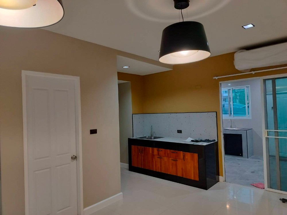 For SaleTownhomePattanakan, Srinakarin : S-THTAR101 Townhouse for sale, Town Avenue Rama 9, size 25.60 sq wa., 3 floors, usable area 165 sq m., 3 bedrooms, 3 bathrooms, 4.83 million, 064-959-8900