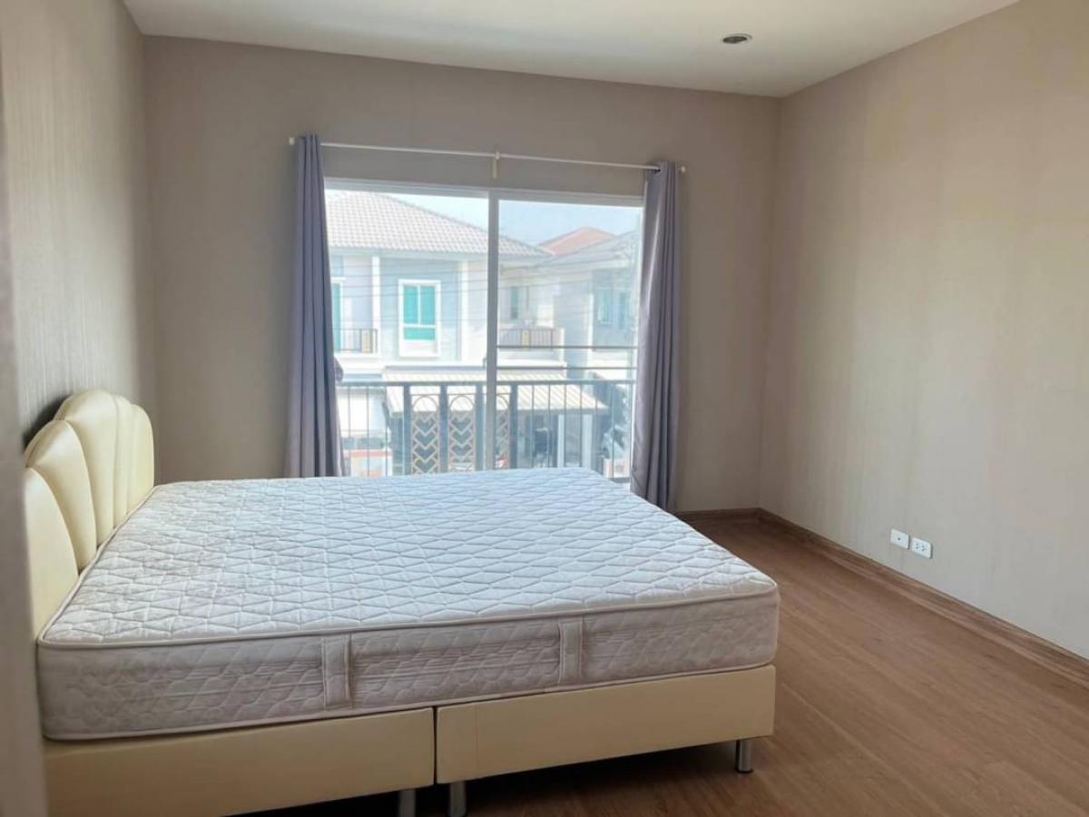 ขายบ้านพัฒนาการ ศรีนครินทร์ : House for rent 45,000 b  Sale ขาย  9.7 ล้าน หมู่บ้าน ภัสสร - พัฒนาการ 383 bed2 bathroom 135 sqm 38 sqw2 car park พร้อมเฟอร์นิเจอร์  / ค่าโอน คนขาย เเละ คนซื้อ ออกคนละครึ่ง FB-bangkokhouseandcondo.complease Call or (line)คุณเนย 0938563451