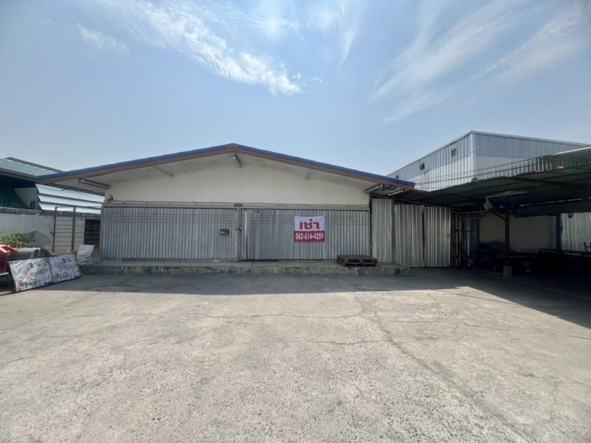 For RentWarehouseSamut Prakan,Samrong : Office office with warehouse for rent, special price 40,000 baht/month from normal price 60,000 baht, good location, Thepharak-Phraeksa Road Phraeksa Mai Subdistrict, Mueang District, Samut Prakan Province Near Thepharak checkpoint, Kanchanaphisek ring ex