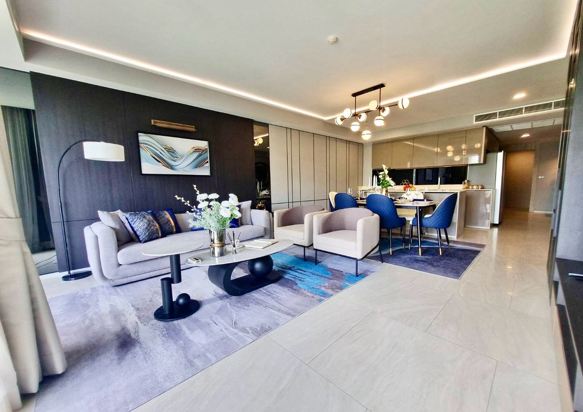 For SaleCondoSukhumvit, Asoke, Thonglor : Luxury 3-Bedroom Condo at Fynn Sukhumvit 31 Near BTS Phrom Phong, Close to EM District, Fully Decorated and Move-In Ready