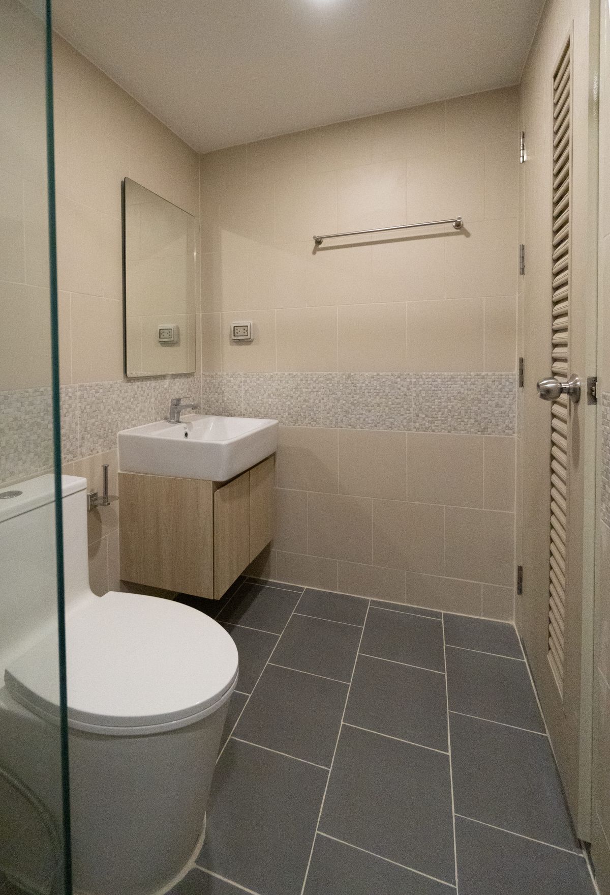 ขายคอนโดปิ่นเกล้า จรัญสนิทวงศ์ : ชีวาทัย ฮอลล์มาร์ค จรัญฯ 13