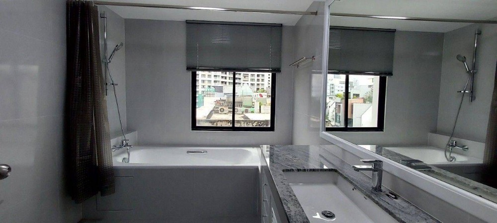 For RentCondoWitthayu, Chidlom, Langsuan, Ploenchit : For Rent! 3 Bedrooms 250 SQ.M. , Walk 5 mins to bts chitlom