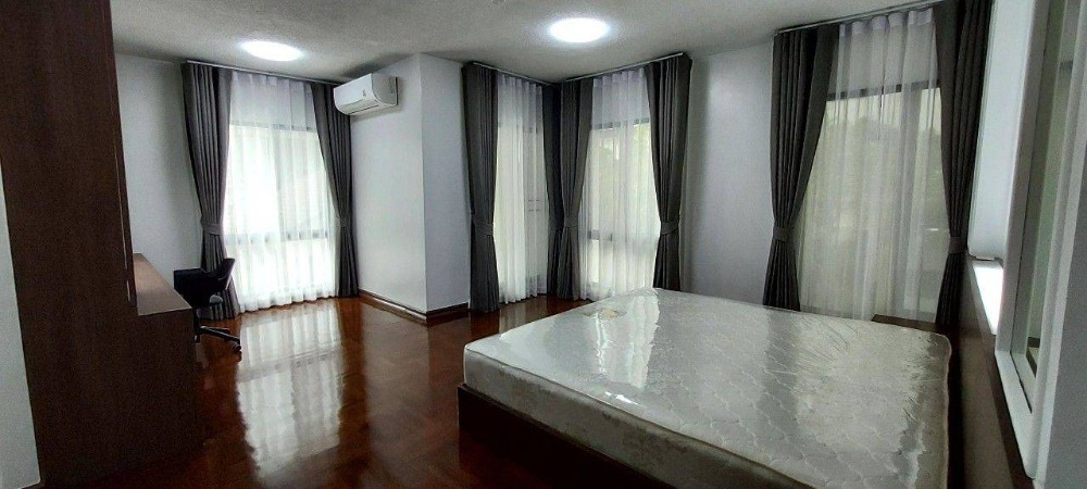 For RentCondoWitthayu, Chidlom, Langsuan, Ploenchit : For Rent! 3 Bedrooms 250 SQ.M. , Walk 5 mins to bts chitlom