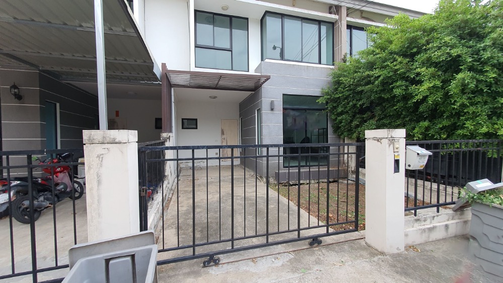 For SaleTownhomeMin Buri, Romklao : The Villa Ramkhamhaeng - Suvarnabhumi / 3 Bedrooms (Sale), The Villa Ramkhamhaeng - SUVARNABHUMI / 3 Bedrooms (Sale) Dear097