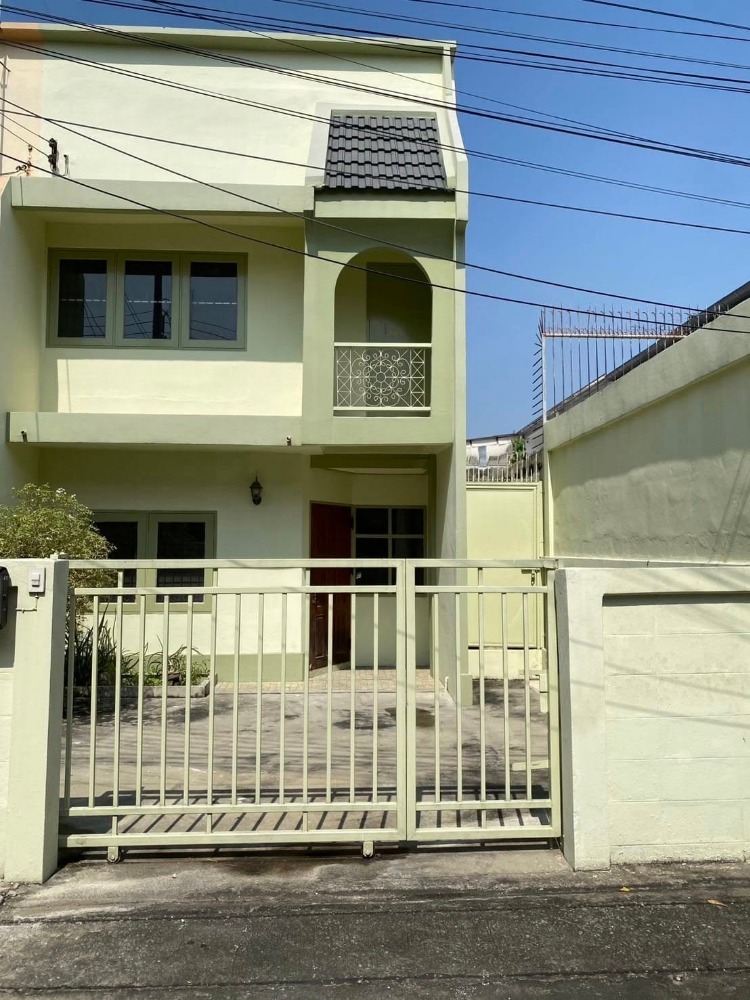 For RentTownhomeBang kae, Phetkasem : Rent a townhouse in Soi Petchkasem 36, near BTS Bang Wa