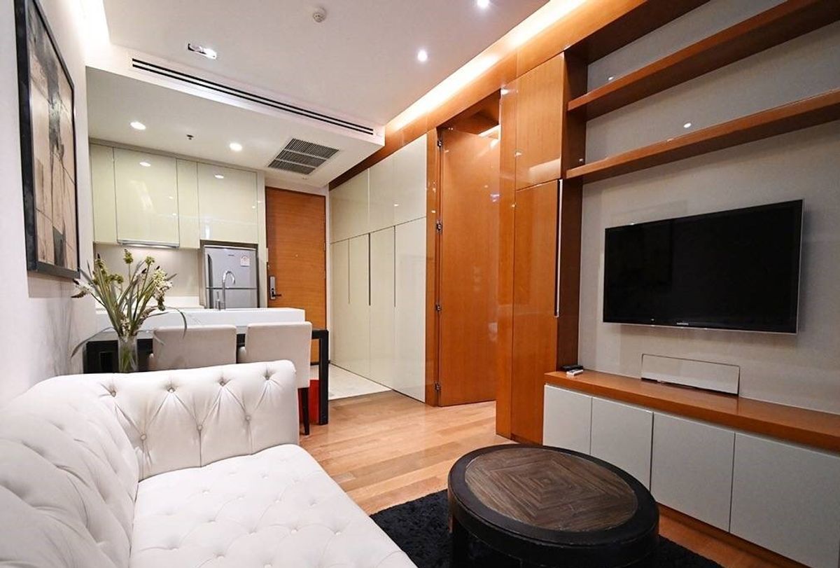 For RentCondoSukhumvit, Asoke, Thonglor : Condo for rent The Address Sukhumvit 28, near Phrom Phong BTS BTS, about 300 m.