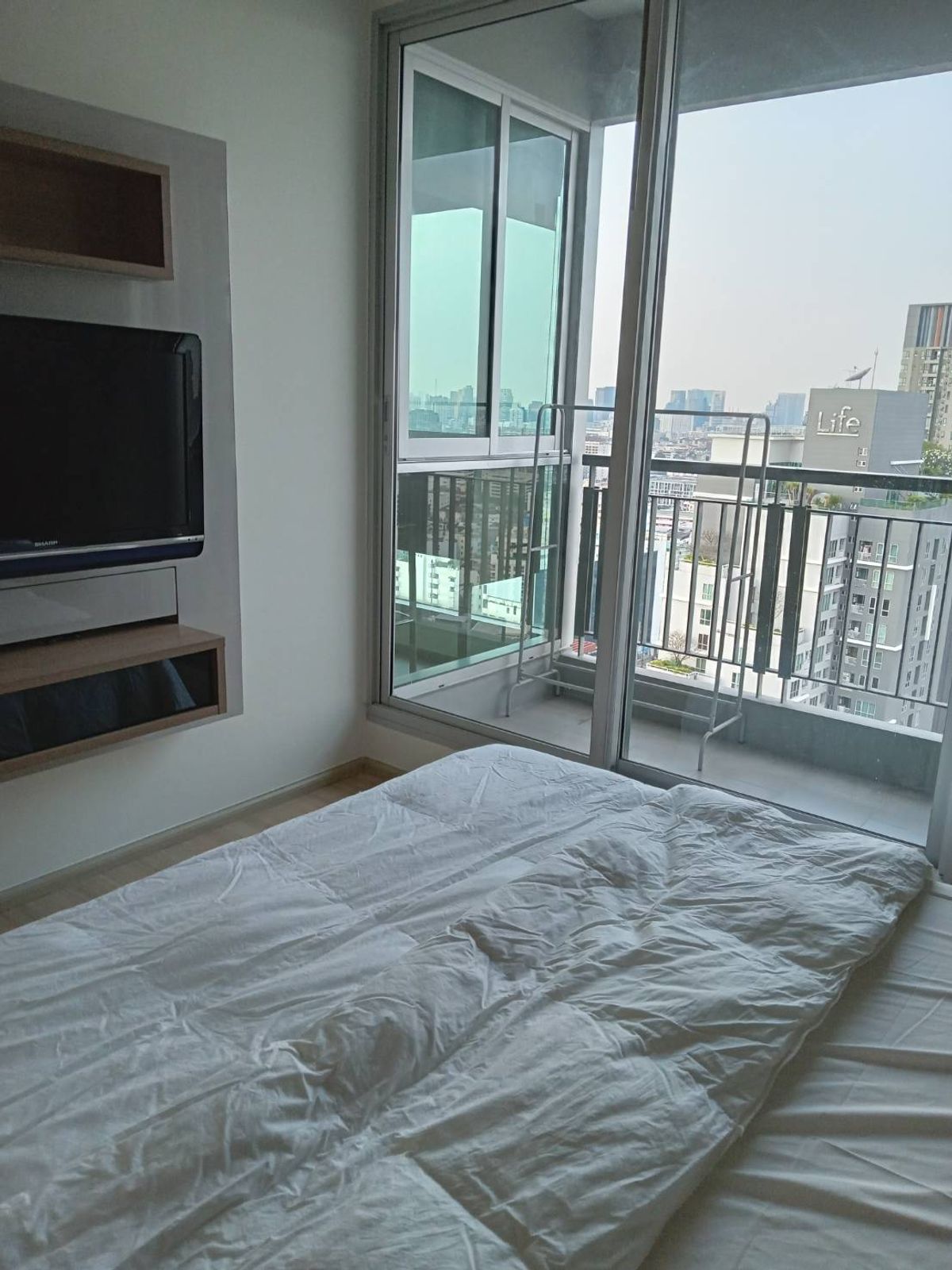 For RentCondoRatchadapisek, Huaikwang, Suttisan : Rhythm Ratchada - Huaikhwang Condo for rent, MRT Huai Khwang