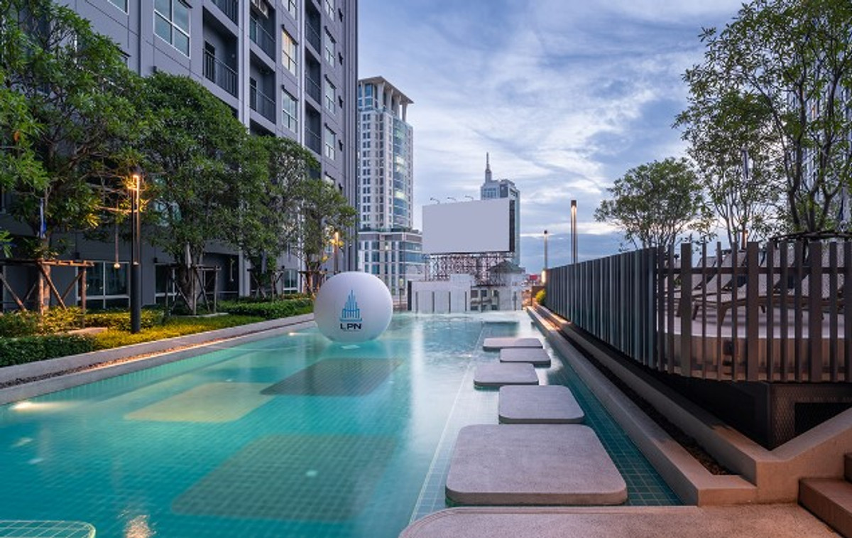 ขายคอนโดแจ้งวัฒนะ เมืองทอง : ขายคอนโด ลุมพินี เพลส แจ้งวัฒนะ-ปากเกร็ด สเตชั่น ใกล้สถานีแจ้งวัฒนะ-ปากเกร็ด 28 ราคาพิเศษ เฟอร์ฯครบ พร้อมอยู่ ฟรี !โปรโมชั่น 1 ห้องนอน ขนาด 28 ตรม. เดินทางสะดวก ศูนย์ราชการฯ, IMPACT Arena,