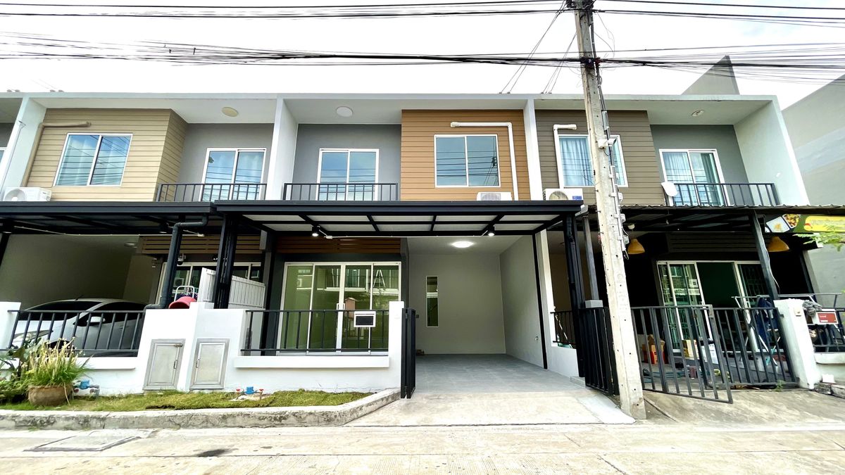 ขายทาวน์โฮมนวมินทร์ รามอินทรา : ขายทาวน์โฮม รีโนเวทใหม่ เดอะคัลเลอร์ส วงแหวน-รามอินทรา ย่านรามอินทรา มีนบุรี