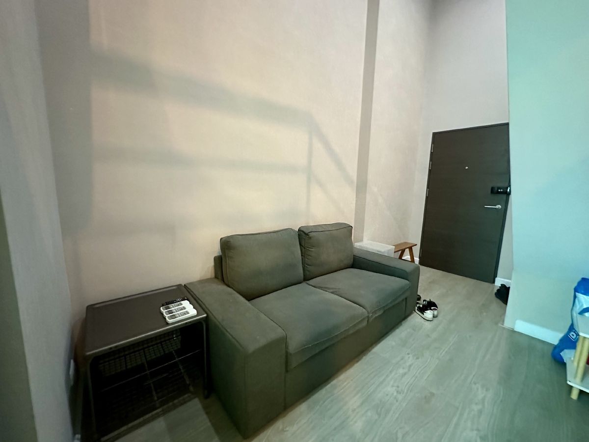 For RentCondoBang Sue, Wong Sawang, Tao Pun : If late, the MOFF room at Metro Sky Prachashuen may not wait for you!