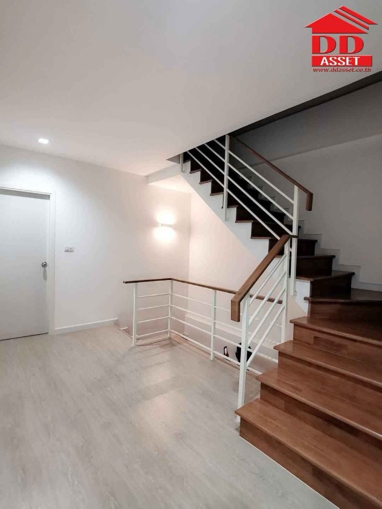 ขายบ้านลาดกระบัง สุวรรณภูมิ : ขาย/ให้เช่า หมู่บ้านวิรัลพัชร -เฉลิมพระเกียรติร.9 ประเวศ ใกล้ห้างพาราไดซ์พาร์ค รหัส : T8111