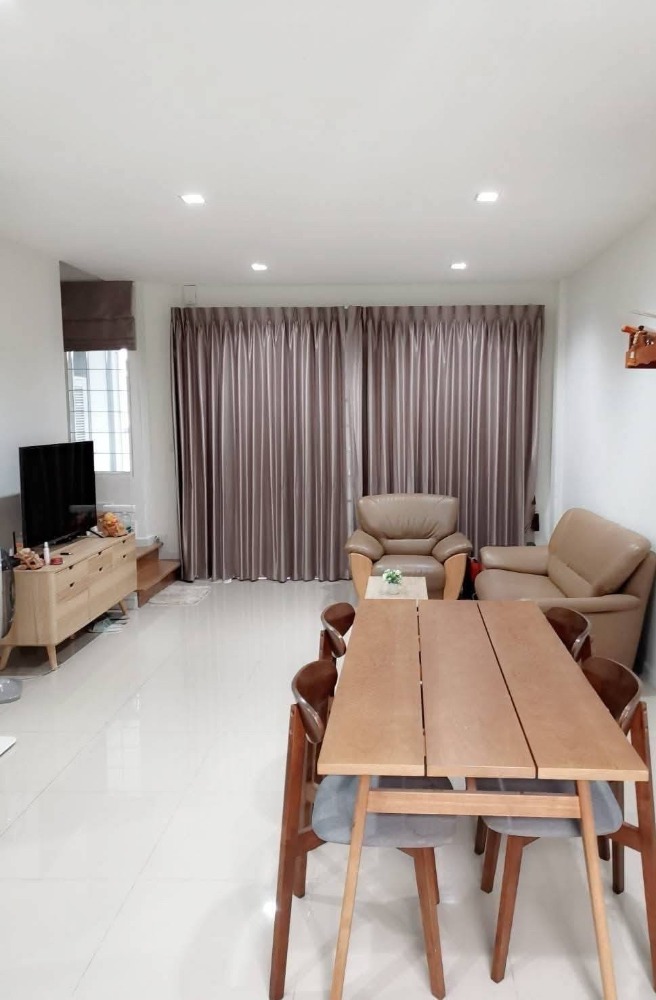 ขายบ้านลาดกระบัง สุวรรณภูมิ : ขาย/ให้เช่า หมู่บ้านวิรัลพัชร -เฉลิมพระเกียรติร.9 ประเวศ ใกล้ห้างพาราไดซ์พาร์ค รหัส : T8111