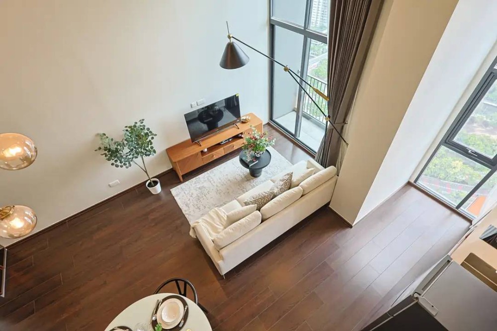 For SaleCondoSukhumvit, Asoke, Thonglor : For SALE Condo Near BTS Ekkamai BTS Thong Lo ARL Ramkamhaeng 2Bed 1Bath 67sqm 40Fl Brand new Decorated Fully Furnished