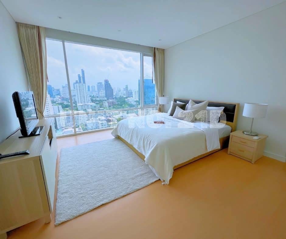 For RentCondoSukhumvit, Asoke, Thonglor : For Rent Fullerton Sukhumvit Near BTS EKKAMAI Code: C8294