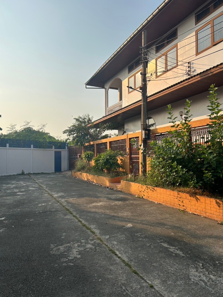 For RentHouseBangna, Bearing, Lasalle : LTH11812 - House for Rent in Soi Sukhumvit 70/3 Size 400 SQM. 100 sqw. 2 Beds 2 Baths Near BTS BANG NA ONLY 50K/Month