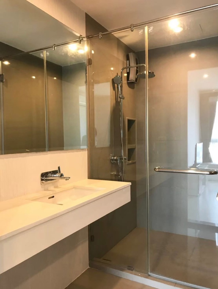 For SaleCondoSukhumvit, Asoke, Thonglor : Hot Deal!!! Best price in the building, 1 bedroom, 1 bathroom, 45 sq m, high floor, beautiful view, Princess.