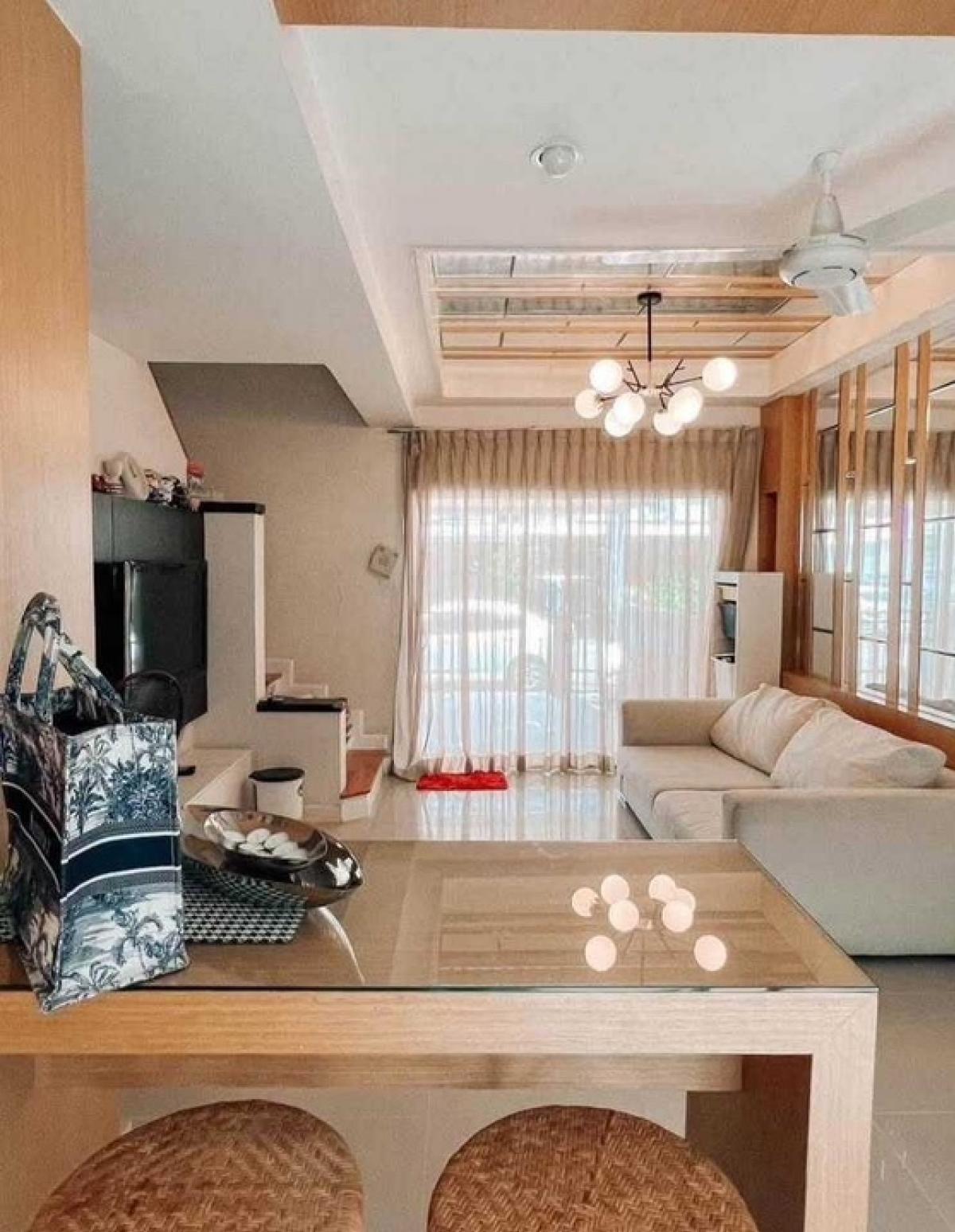 For RentTownhomeLadkrabang, Suwannaphum Airport : Townhouse for rent, 3 floors, The Metro Rama 9