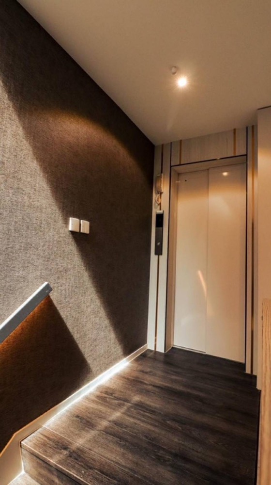 ขายบ้านพัฒนาการ ศรีนครินทร์ : ให้เช่า/ขาย บ้านหรู 3ชั้น มีลิฟท์ โครงการ วีเว่ กรุงเทพกรีฑา