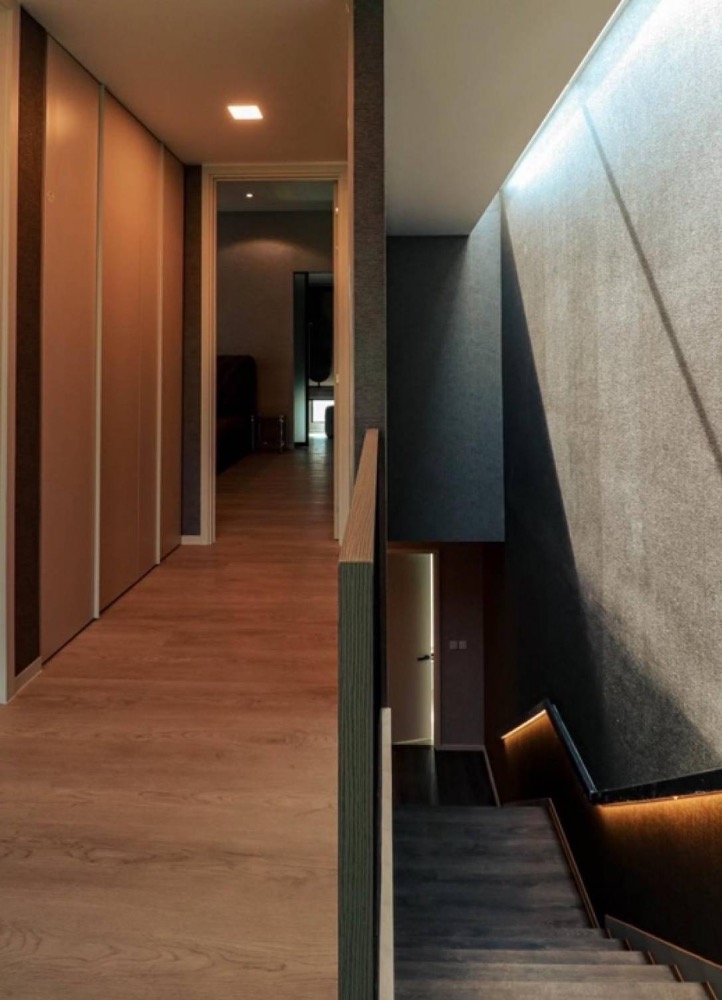 ขายบ้านพัฒนาการ ศรีนครินทร์ : ให้เช่า/ขาย บ้านหรู 3ชั้น มีลิฟท์ โครงการ วีเว่ กรุงเทพกรีฑา