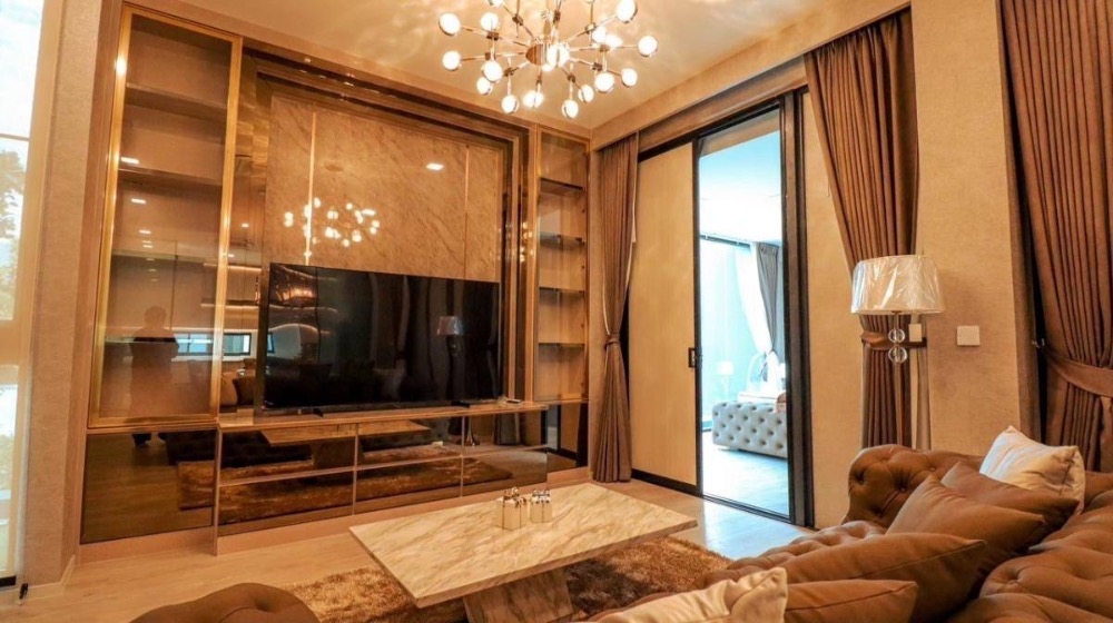 ขายบ้านพัฒนาการ ศรีนครินทร์ : ให้เช่า/ขาย บ้านหรู 3ชั้น มีลิฟท์ โครงการ วีเว่ กรุงเทพกรีฑา