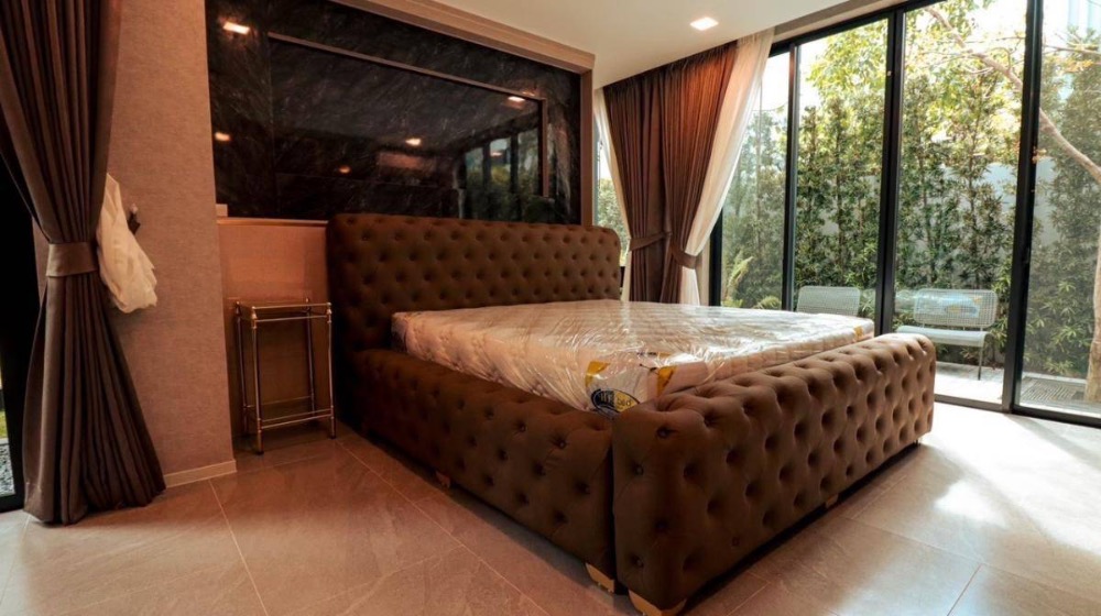 ขายบ้านพัฒนาการ ศรีนครินทร์ : ให้เช่า/ขาย บ้านหรู 3ชั้น มีลิฟท์ โครงการ วีเว่ กรุงเทพกรีฑา