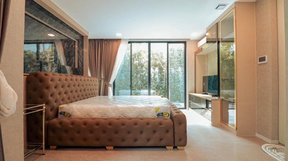 ขายบ้านพัฒนาการ ศรีนครินทร์ : ให้เช่า/ขาย บ้านหรู 3ชั้น มีลิฟท์ โครงการ วีเว่ กรุงเทพกรีฑา