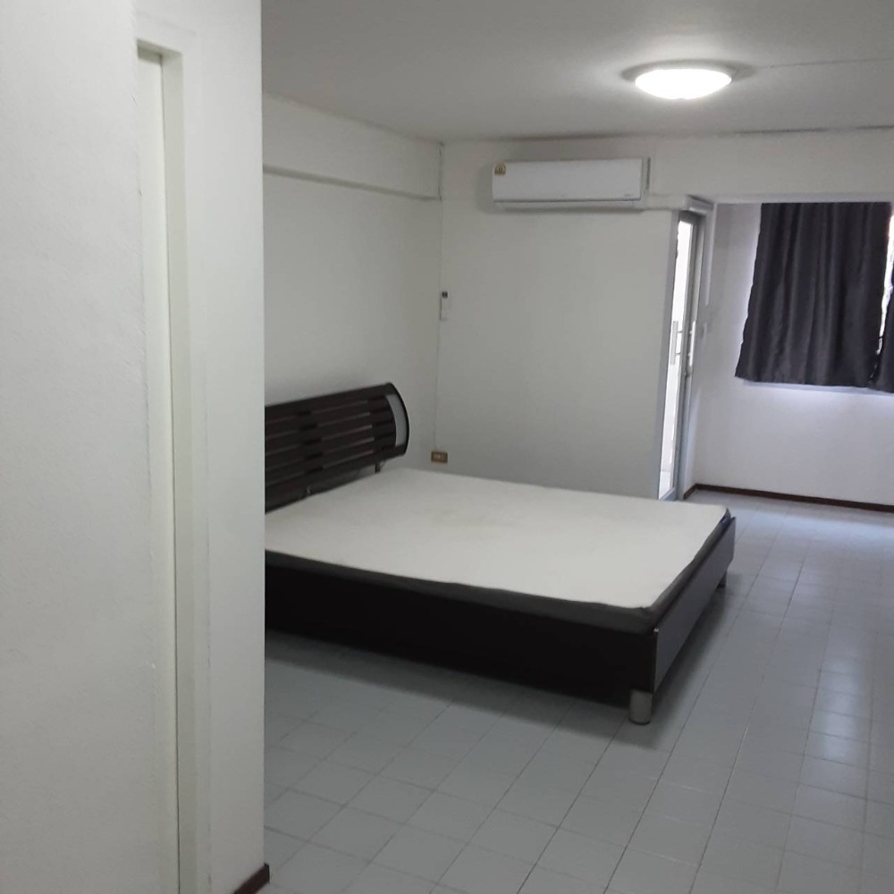 For RentCondoRama9, Petchburi, RCA : Rent Living Place Sunwichai 14, 2nd floor