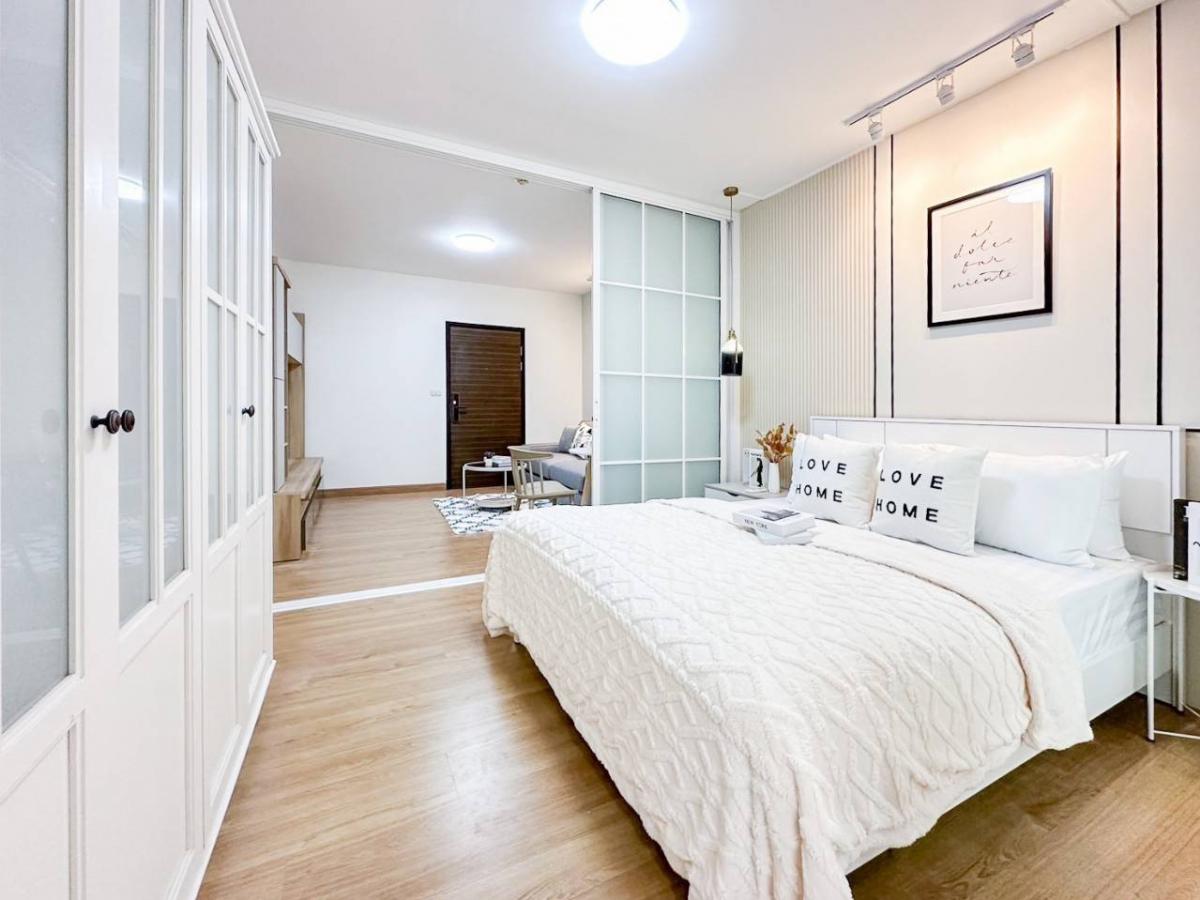 For SaleCondoRama9, Petchburi, RCA : 🚆 Can walk to MRT Rama 9! ✨️ Luxury condo in the heart of Asoke-Ratchada Completely cheaper than the central rental! 👉👉 Supalai Park Asoke-Ratchada (𝐒𝐮𝐩𝐚𝐥𝐚𝐢 𝐏𝐚𝐫𝐤 𝐀𝐬𝐨𝐤𝐞 𝐀𝐬𝐨𝐤𝐞-𝐑𝐚𝐭𝐜𝐡𝐚𝐝𝐚) 🌳