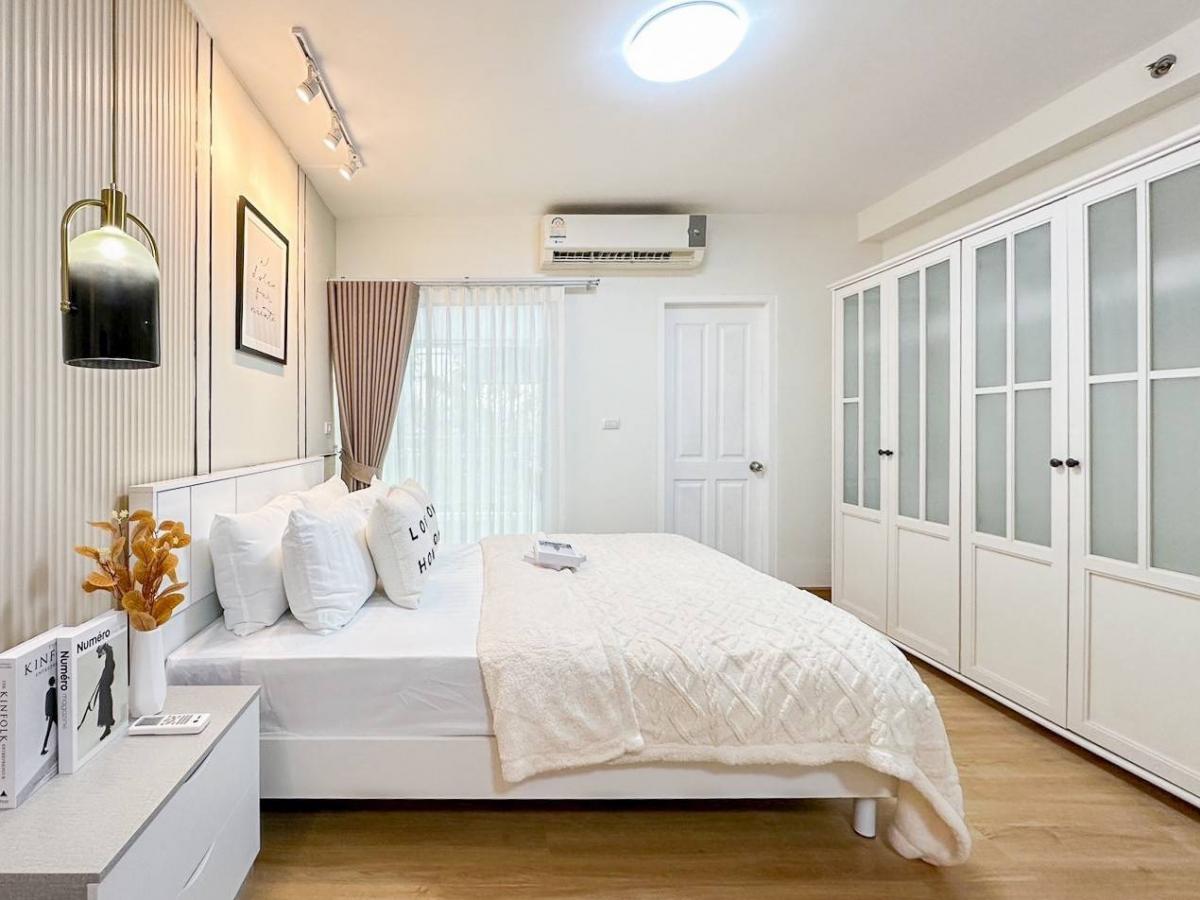 For SaleCondoRama9, Petchburi, RCA : 🚆 Can walk to MRT Rama 9! ✨️ Luxury condo in the heart of Asoke-Ratchada Completely cheaper than the central rental! 👉👉 Supalai Park Asoke-Ratchada (𝐒𝐮𝐩𝐚𝐥𝐚𝐢 𝐏𝐚𝐫𝐤 𝐀𝐬𝐨𝐤𝐞 𝐀𝐬𝐨𝐤𝐞-𝐑𝐚𝐭𝐜𝐡𝐚𝐝𝐚) 🌳