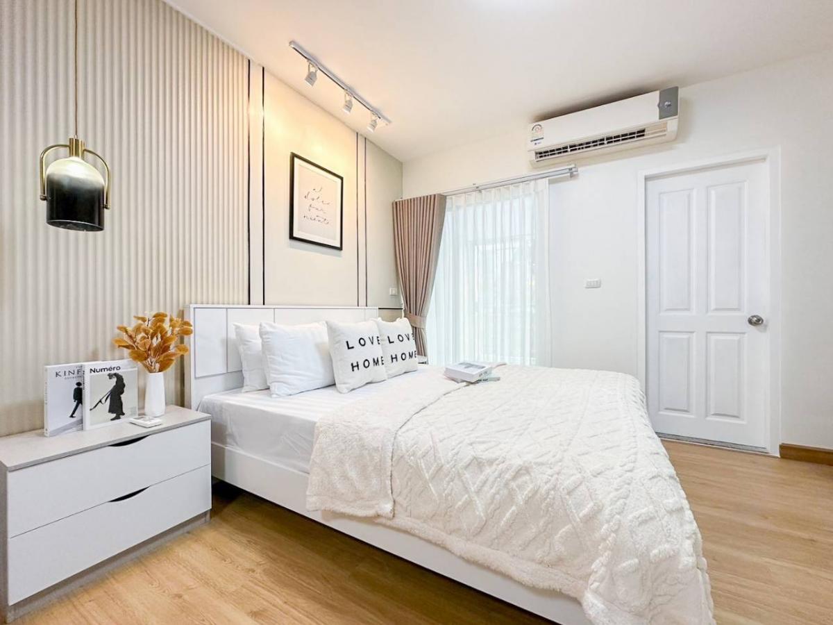 For SaleCondoRama9, Petchburi, RCA : 🚆 Can walk to MRT Rama 9! ✨️ Luxury condo in the heart of Asoke-Ratchada Completely cheaper than the central rental! 👉👉 Supalai Park Asoke-Ratchada (𝐒𝐮𝐩𝐚𝐥𝐚𝐢 𝐏𝐚𝐫𝐤 𝐀𝐬𝐨𝐤𝐞 𝐀𝐬𝐨𝐤𝐞-𝐑𝐚𝐭𝐜𝐡𝐚𝐝𝐚) 🌳
