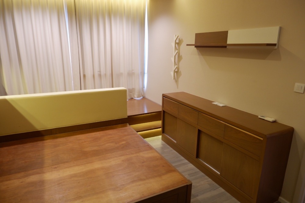 ขายคอนโดบางซื่อ วงศ์สว่าง เตาปูน : 333 Riverside / โครงการริมแม่น้ำ ห้องชั้นสูง วิวเมือง ทำเลดีใกล้ MRT ราคาดีที่สุดในตลาด / 1 นอน 45 ตร.ม. โทร 0937890899