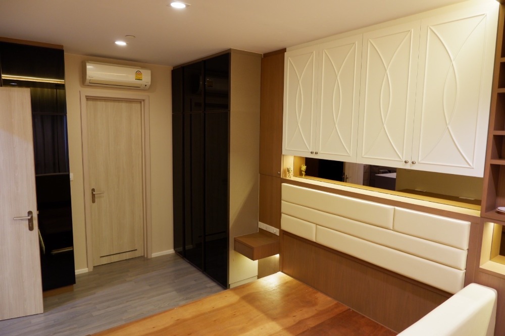 ขายคอนโดบางซื่อ วงศ์สว่าง เตาปูน : 333 Riverside / โครงการริมแม่น้ำ ห้องชั้นสูง วิวเมือง ทำเลดีใกล้ MRT ราคาดีที่สุดในตลาด / 1 นอน 45 ตร.ม. โทร 0937890899