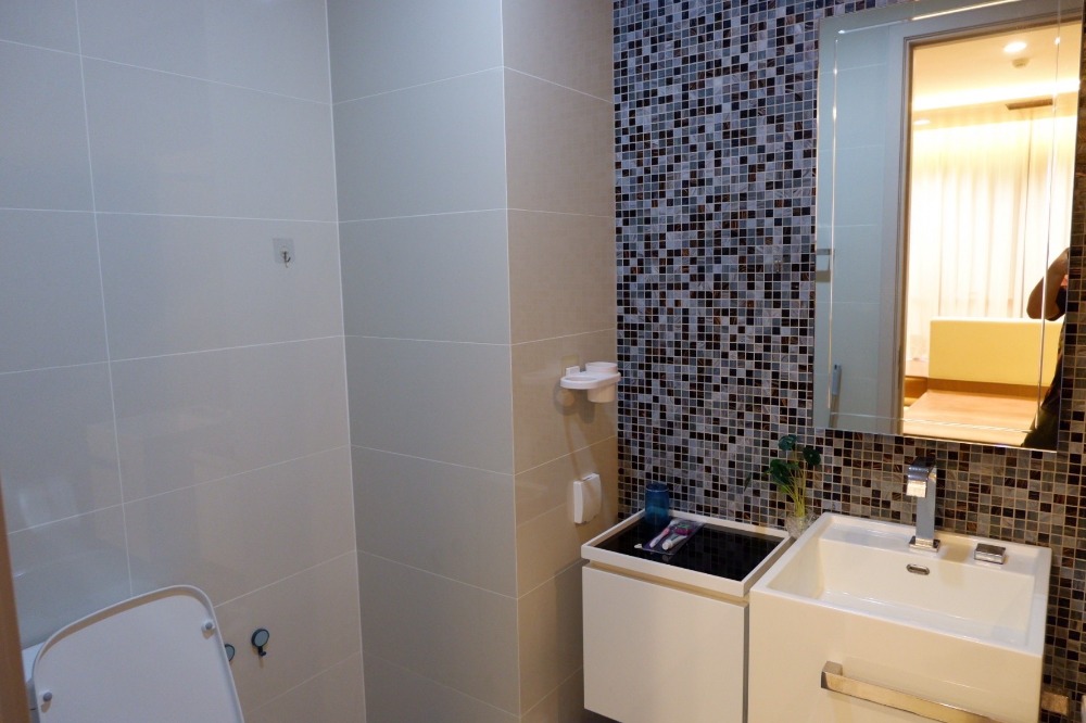 ขายคอนโดบางซื่อ วงศ์สว่าง เตาปูน : 333 Riverside / โครงการริมแม่น้ำ ห้องชั้นสูง วิวเมือง ทำเลดีใกล้ MRT ราคาดีที่สุดในตลาด / 1 นอน 45 ตร.ม. โทร 0937890899