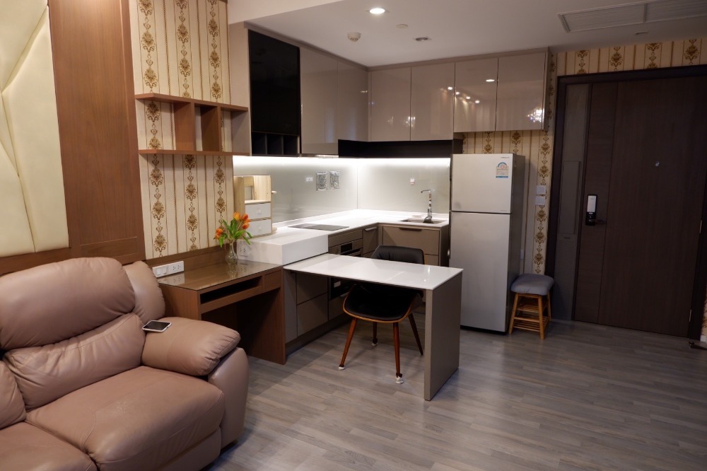 ขายคอนโดบางซื่อ วงศ์สว่าง เตาปูน : 333 Riverside / โครงการริมแม่น้ำ ห้องชั้นสูง วิวเมือง ทำเลดีใกล้ MRT ราคาดีที่สุดในตลาด / 1 นอน 45 ตร.ม. โทร 0937890899