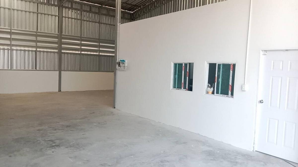 For RentWarehouseChachoengsao : Premium Bangna frontage road warehouse for rent