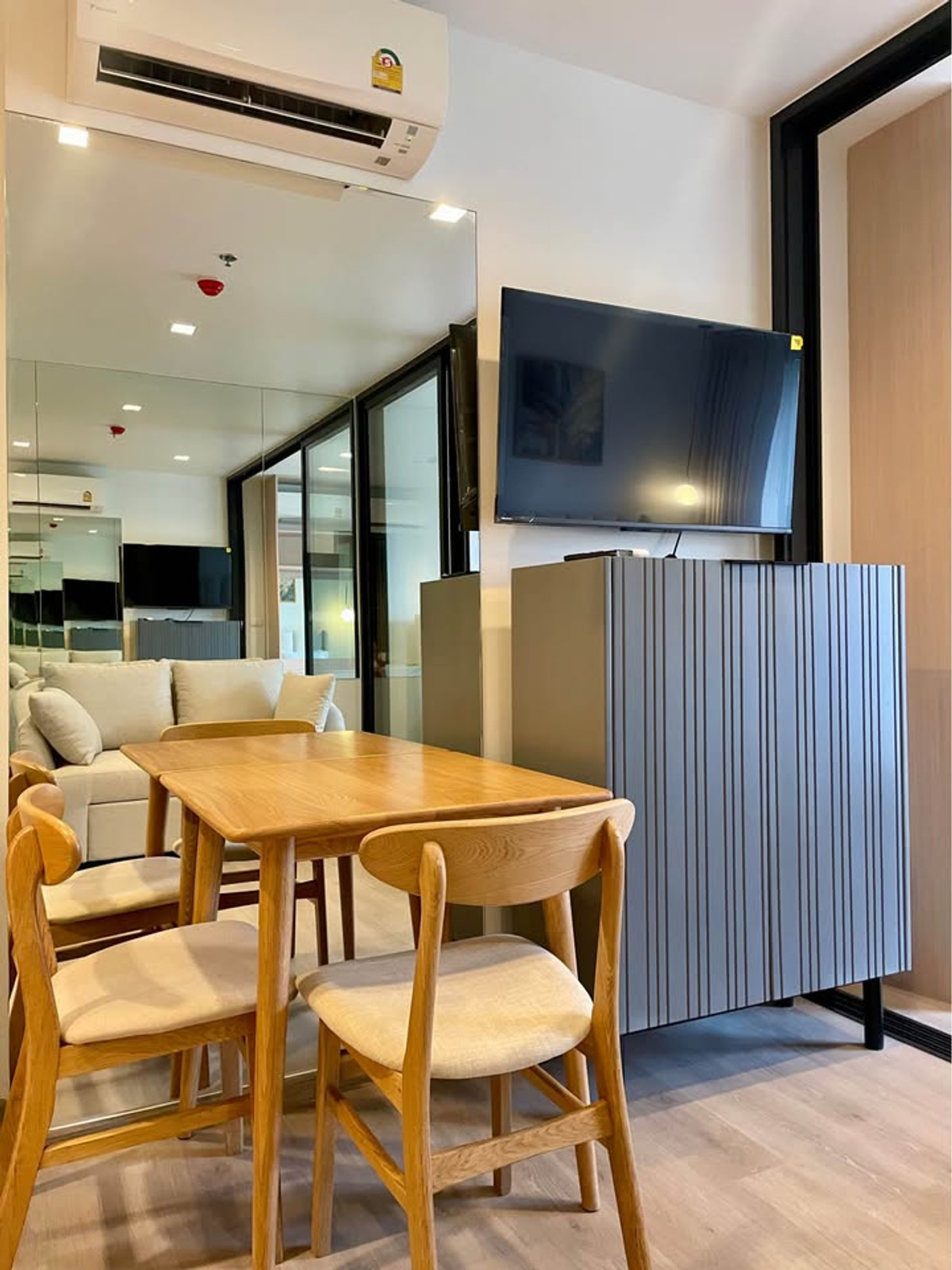 For RentCondoLadprao, Central Ladprao : 🔥 For rent THE LINE Phahon Yothin Park 🔥 📍 Just 5 minutes walk to BTS Lat Phrao Intersection / MRT Phahon Yothin 🚆