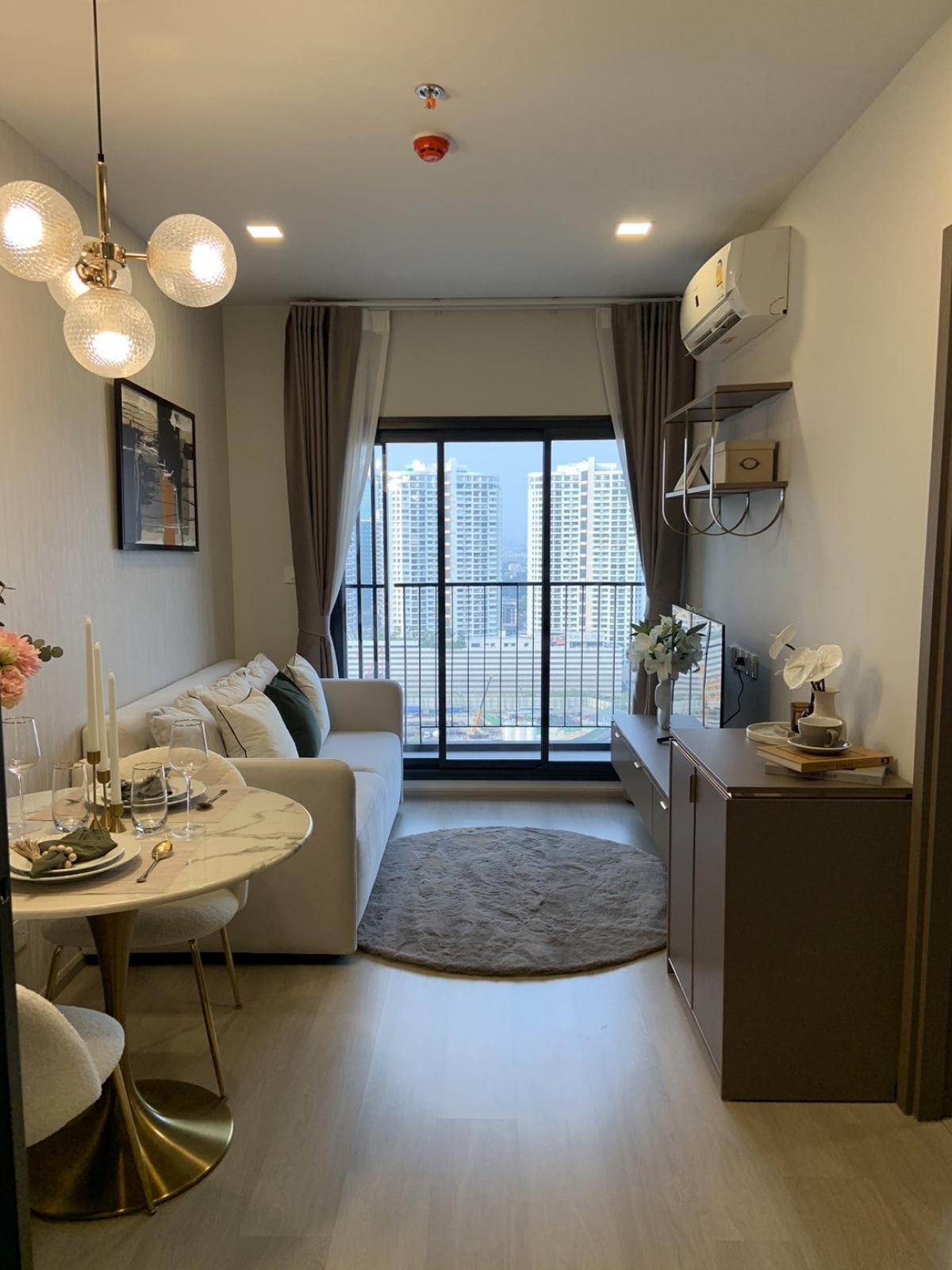 For SaleCondoLadprao, Central Ladprao : 🎉 NEW CONDO IN THE HEART OF LAT PHARAONEXT to Central Ladprao & Amp; BTS Ha Yaek Lat Phrao✨ Project: Life Phahol Ladprao