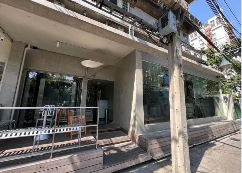 ให้เช่าอาคารพาณิชย์สุขุมวิท อโศก ทองหล่อ : Bangkok Shophouse Sukhumvit BTS Thong Lo BRE23644