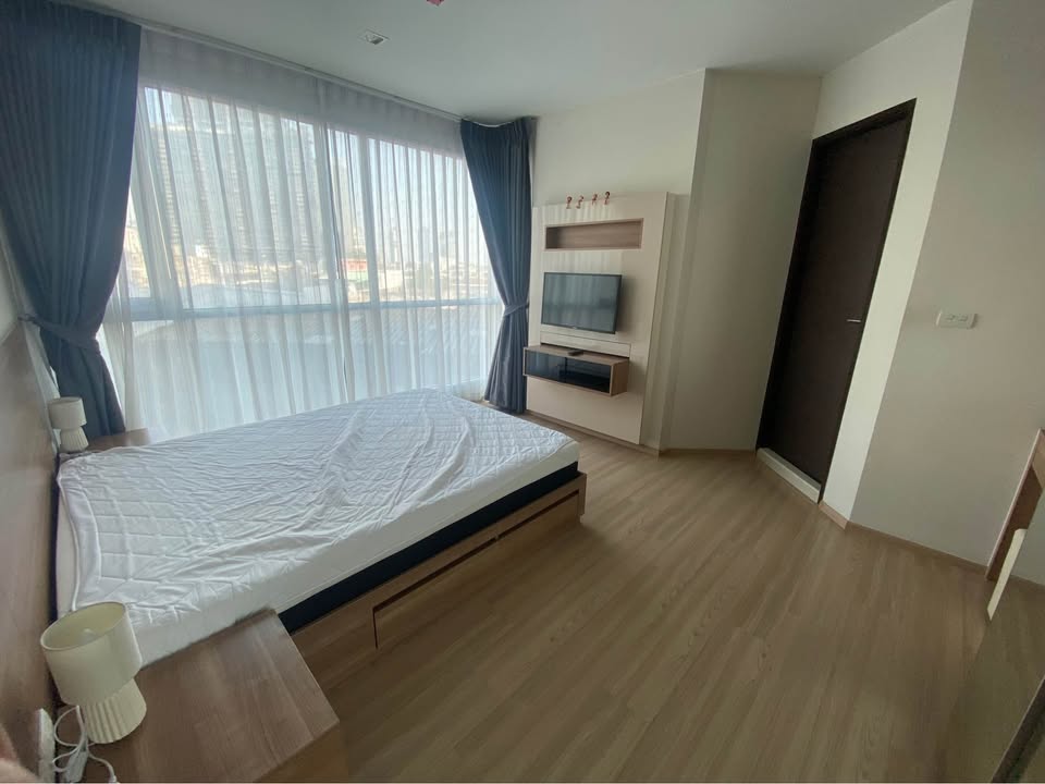 ขายคอนโดสาทร นราธิวาส : Rhythm Sathorn ราคา 7.3 ล้าน ขนาด 50 ตรม. 1 ห้องนอน [NCs250202]