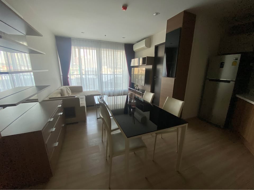 ขายคอนโดสาทร นราธิวาส : Rhythm Sathorn ราคา 7.3 ล้าน ขนาด 50 ตรม. 1 ห้องนอน [NCs250202]