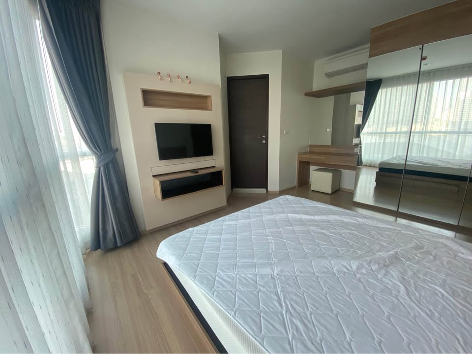 ขายคอนโดสาทร นราธิวาส : Rhythm Sathorn ราคา 7.3 ล้าน ขนาด 50 ตรม. 1 ห้องนอน [NCs250202]