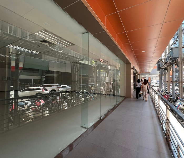 For RentRetail SpaceWitthayu, Chidlom, Langsuan, Ploenchit : Bangkok Retail Phloen Chit BTS Phloen Chit BRE23649