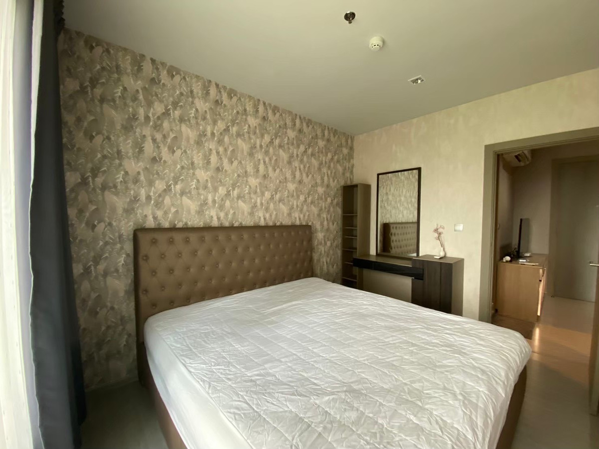 ให้เช่าคอนโดพระราม 9 เพชรบุรีตัดใหม่ RCA : ให้เช่า คอนโด  Life Asoke-Rama 9 ใกล้ MRT พระราม 9 ประมาณ 300 เมตร