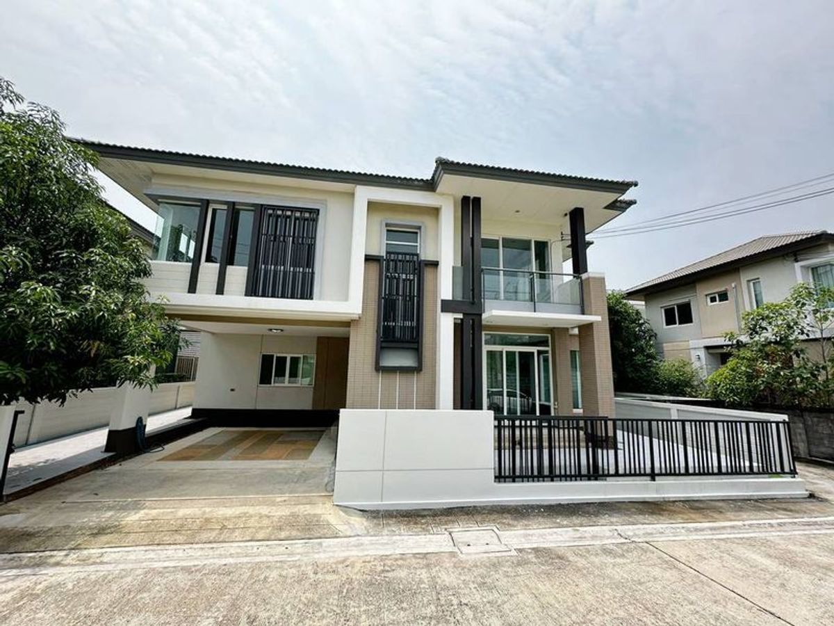 ขายบ้านปิ่นเกล้า จรัญสนิทวงศ์ : ✨ขายด่วน! บ้านหรู Casa Legend ราชพฤกษ์–ปิ่นเกล้า 65.6 ตร.วา ต้นโครงการ เงียบ สงบ พร้อมอยู่!