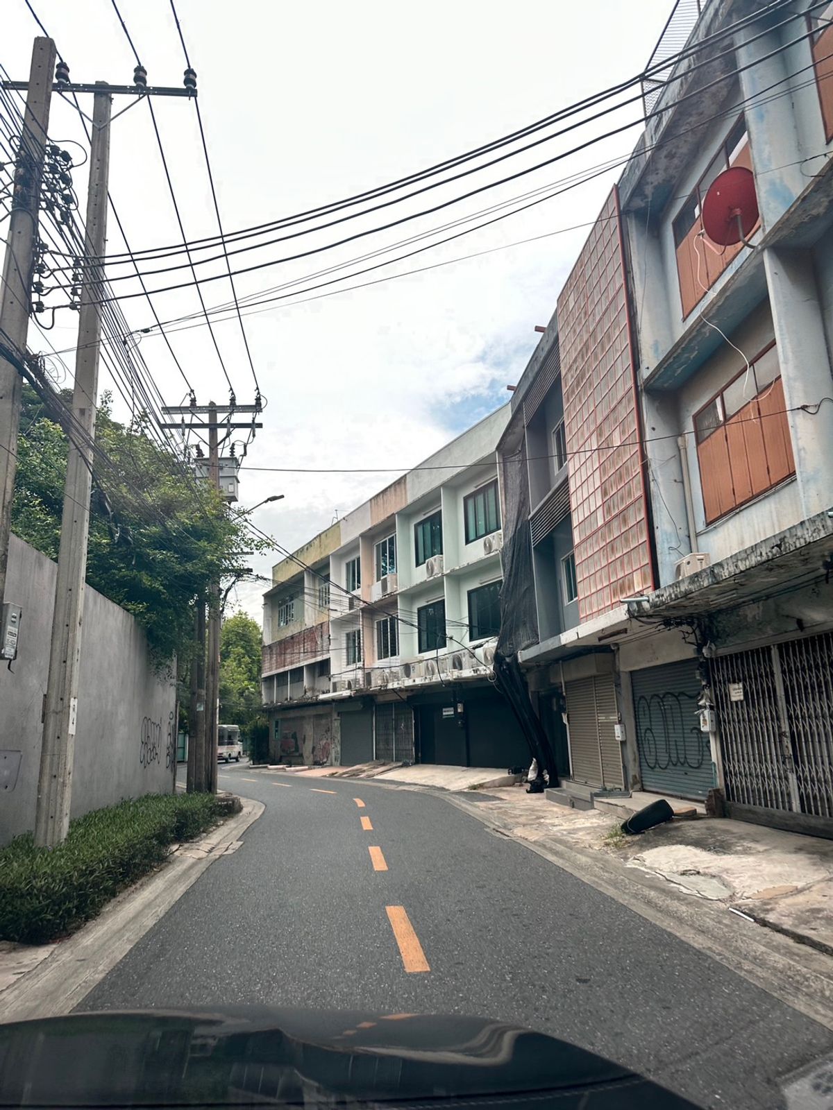 ขายอาคารพาณิชย์อ่อนนุช อุดมสุข : ขายอาคารสูง 3 ชั้น ถ. สุขุมวิท 44/1 ใกล้BTS