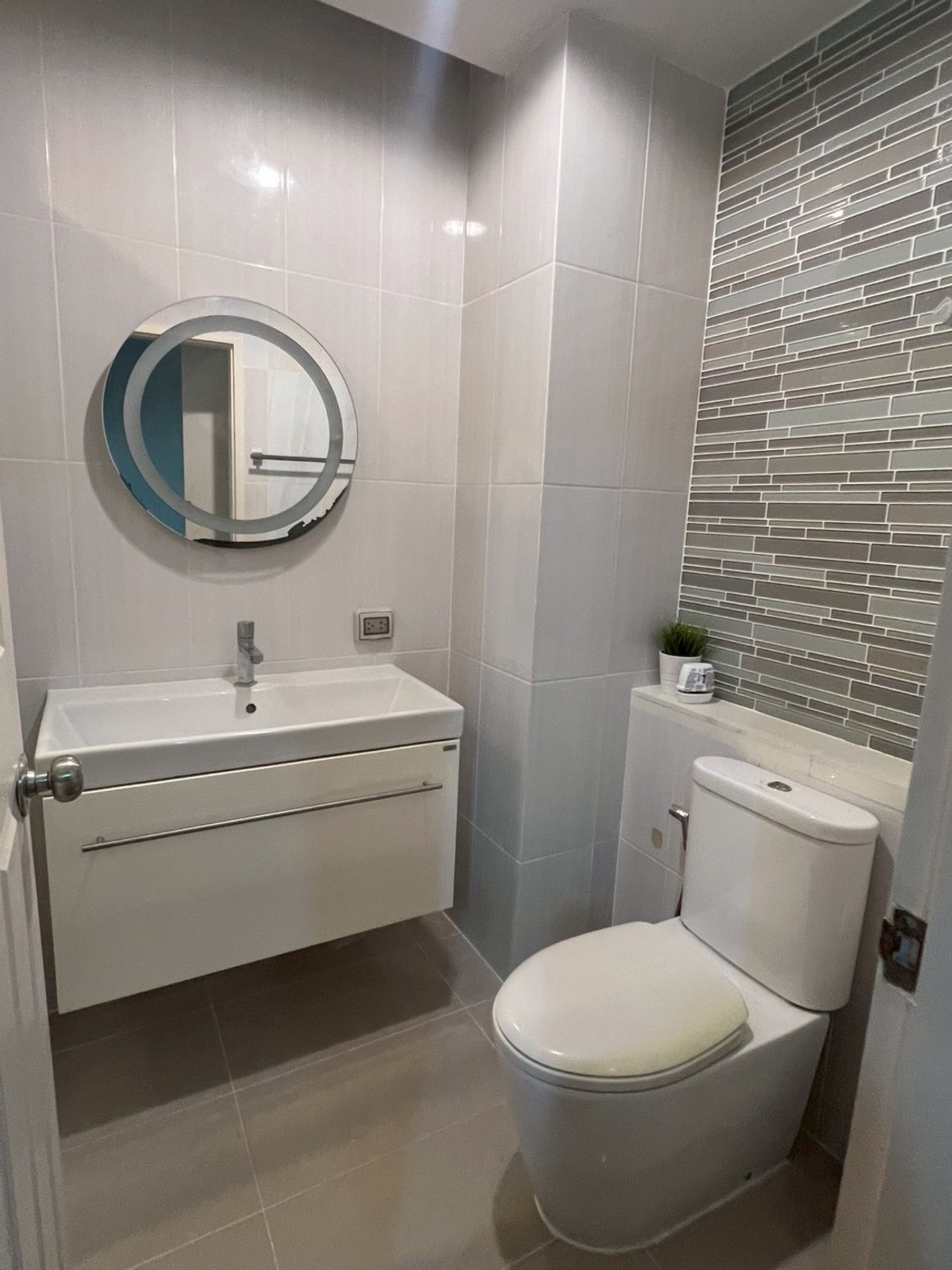 For RentCondoLadprao, Central Ladprao : Life@ladprao18 Life Add Lat Phrao 18 for rent, ready to move in, 1 bedroom, 1 bathroom