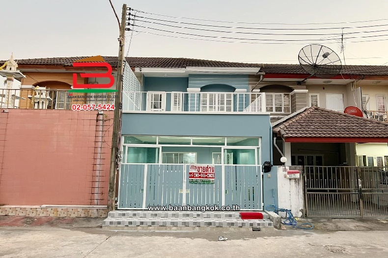 ขายทาวน์โฮมปทุมธานี รังสิต ธรรมศาสตร์ : ทาวน์เฮาส์ หมู่บ้าน สถาพร เนื้อที่ 22.5 ตรว. ถ.รังสิต-นครนายก ธัญบุรี ปทุมธานี
