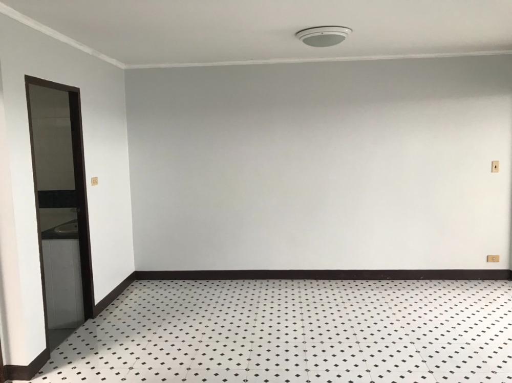 ขายทาวน์โฮมโชคชัย4 ลาดพร้าว71 : ทาวน์โฮม ลาดพร้าว 35 / 9 ห้องนอน (ขาย), Townhome Lat Phrao 35 / 9 Bedrooms (SALE) TPM356